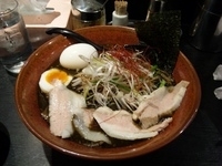 「炙りトントロチャーシュー味噌ラーメン大盛+ライス」@初代けいすけの写真