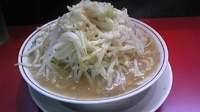 「ラーメン（野菜・脂）」@用心棒の写真