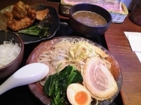 「つけ麺大盛り+750円 ランチサービス価格唐揚げ+ライス350円」@麺屋 和武士の写真