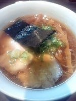 「醤油らぁ麺」@支那そばや 本店の写真