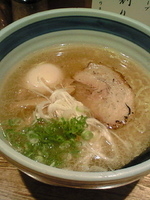 「特製ラーメン醤油（あっさり）+味玉子（クーポン）」@麺や 庄のの写真