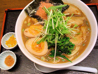 「濃厚武士豚骨らーめん（700円）」@丸直の写真