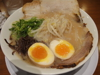 「超濃厚トンコツトロチャーシュー」@越後新潟麺処 極一 ラーメン国技館店の写真