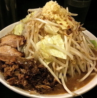 「濃厚味噌ラブメン（野菜・ニンニク半分￥750）」@ラブメン 楽々の写真