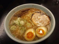 「味玉ラーメン（大盛）」@自家製太打麺 勢拉 北習志野店の写真