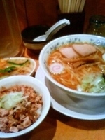 「中華そばイタメ野菜入り（850円）+チャーシューのせライス（10」@東池袋大勝軒いちぶんの写真