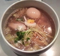 「中華そば+味玉」@つけめん102 大宮店の写真