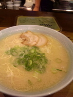 「餃子セット+替え玉カタ 2つ 900円」@博多濃麻呂 名島橋店の写真