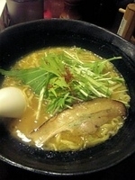 「濃厚中華そば」@中華そば らぁ麺三軒屋の写真