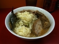 「ラーメン（小）+豚【野菜少なめ、にんにくダブル】」@モッコリ豚の写真