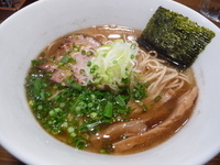 「地鶏煮干しラーメン・炭焼きチャーシュー」@喜元門 本店の写真