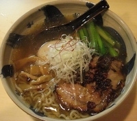 「塩ラーメン+煮玉子（サービス券）」@麺創房 玄 新宿店の写真