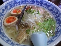 「ゆずのかおりらーめん 煮玉子付き（730円）」@響屋の写真