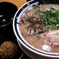 「らーめん（￥680）味玉（￥100）赤オニ（￥100）替玉（無料」@博多長浜らーめん 田中商店の写真