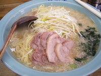 「定番醤油ラーメン（中盛） 1000」@ラーメン青木亭 川口店の写真