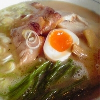 「濃厚しょうゆチャーシューメン780円+まんぷくBセット（ミニチャ」@麺や しみずの写真