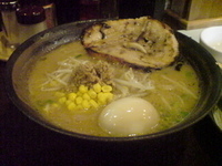 「北海道味噌（680円）+びっくり炙りチャーシュー1枚（120円）」@味噌屋 門左衛門の写真