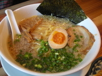 「豚骨醤油ごとくら～めん630円（半額クーポン315円）」@ごとく 川越店の写真