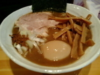 「らーめん（玉子付き）」@ら〜めん台風。の写真