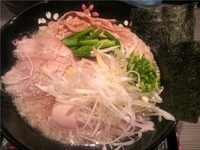 「麺松Wこってり全部のせ（麺固め・背脂多め）」@初代 麺松の写真