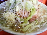 「ぶた入りラーメン（ニンニク・カラメ）」@ラーメン二郎 三田本店の写真