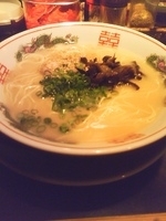 「博多豚骨ラーメン+高菜+替え玉×2（粉落し）」@陣屋の写真