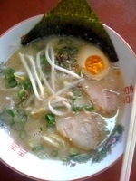 「ラーメン￥370（サービス期間中）+替え玉￥110」@一番亭の写真