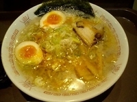 「こってりらーめん（熟成醤油味）680円+岩海苔+100円」@中華そば いちや イオンレイクタウン店の写真