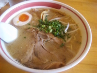 「豚骨醤油ラーメン」@とんこつラーメン 光★MENJIの写真