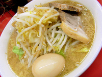 「ラーメン味玉入（ヤサイ多め）（期間限定500円）」@豚骨屋の写真