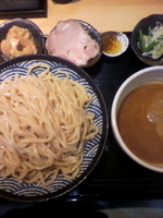 「つけめん￥500+中盛￥50+チャーシュー1枚￥50+角肉￥10」@つけ麺 道の写真