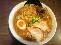 「魚介醤油とんこつラーメン」@ラーメン 笑う門には福きたるの写真