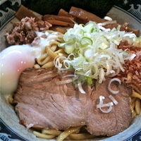 「温玉油そば（￥800）」@兎に角 松戸店の写真