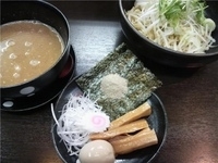 「煮干しスペシャルつけ麺（新作）+味玉+メンマ（サービス）+サラダ」@マルホン拉麺の写真