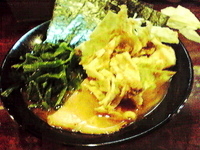 「ラーメン+キャベチャー+ほうれん草」@家系ラーメン 浮浪雲の写真