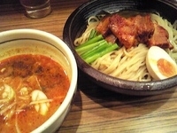 「辛肉つけ麺中盛あつもりちから麺（800円）」@オリきんの写真