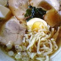 「チャーシューメン（麺硬め）¥650→TJクーポン¥50引き」@手打ちらーめん 萬福の写真