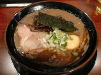 「味玉ラーメン（黒麻油）」@豚骨ラーメン じゃぐら 高円寺店の写真