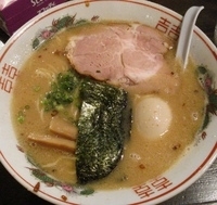 「鶏玉そば」@鶏そば専門店 前略。まるきゅうの写真