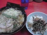 「チャーシュー麺（並）+朝ネギ+ライス（まぶし）」@ラーメン杉田家の写真