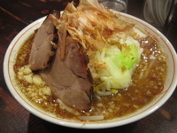 「マンモスラーメン ニンニク、脂少なめ ¥800円」@泪橋の写真