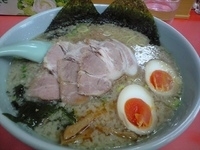 「木曜チャーシューメン390円+味玉90円（カタメ・コッテリ）」@ラーメンショップ 城東店の写真