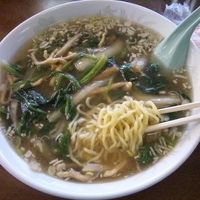 「豚肉細切りそば+半ライス 700円+100円=800円」@中華 ヤマトの写真