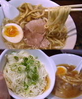 「ラーメン 700円 + 替え玉 100円」@らーめん日吉の写真