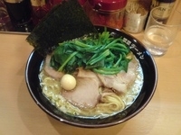 「チャーシューラーメン（麺硬）￥830+大盛り￥100+ほうれん草」@横浜家系ラーメン どうほう家の写真