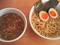 「徳つけ（中+味付玉子ハーフ」@煮干そば とみ田の写真