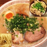 「博多ラーメン + もつめし」@博多屋台の写真