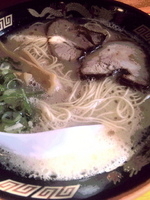 「ラーメン+ご飯+替え玉①〓830円」@麺屋 ラ賊の写真