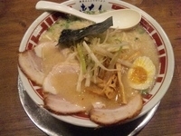 「得入りラーメン（大盛）」@屯ちん 池袋本店の写真