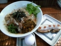 「【期間限定】 辛辛魚まぜそば  わさび風味 850円 + 生たま」@麺処 井の庄 立川店の写真